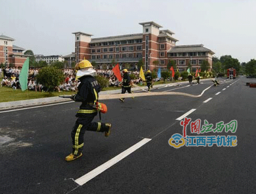 宜春消防支队深入宜春中学开展消防知识进军训活动